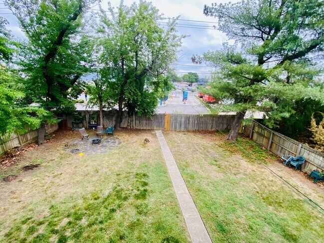 Building Photo - 4208 Fitzhugh Ave