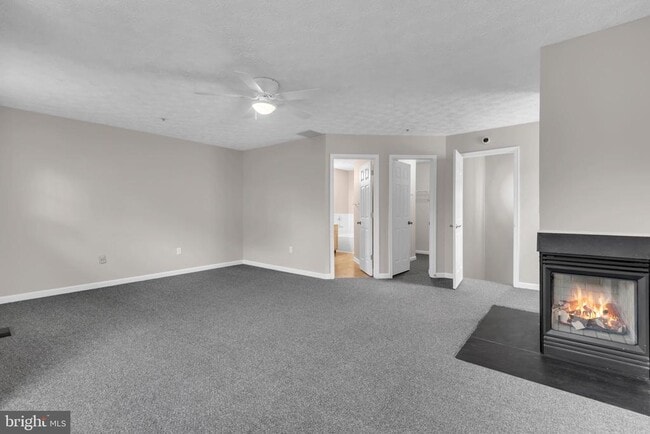 Building Photo - 10 Ironstone Ct