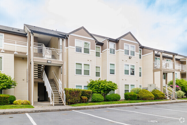 Primary Photo - Front 9 Condominiums