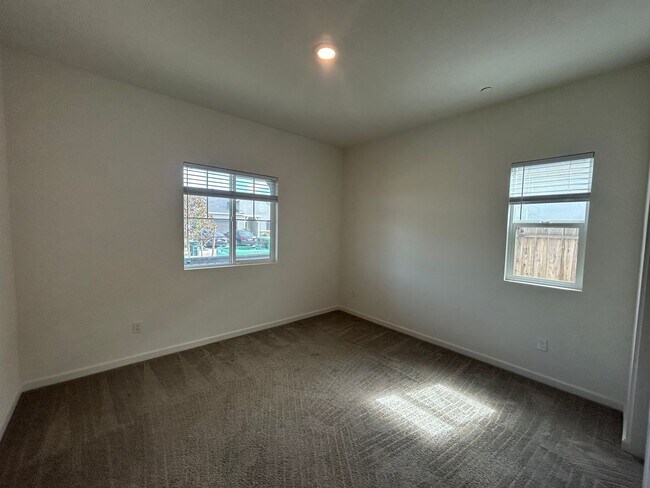 Building Photo - 931 Grimsby Ln