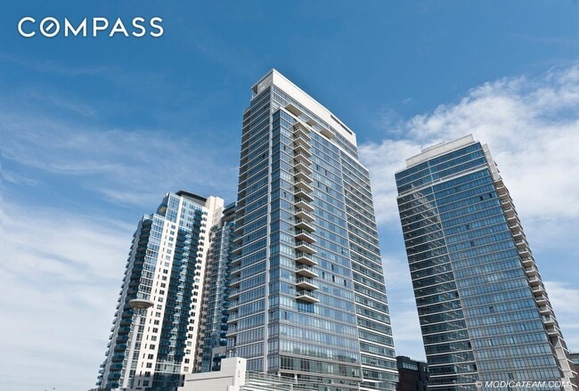 Building Photo - 2 N 5th St