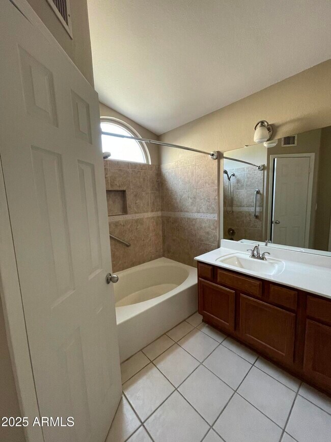 Building Photo - 3443 E Tonto Ln