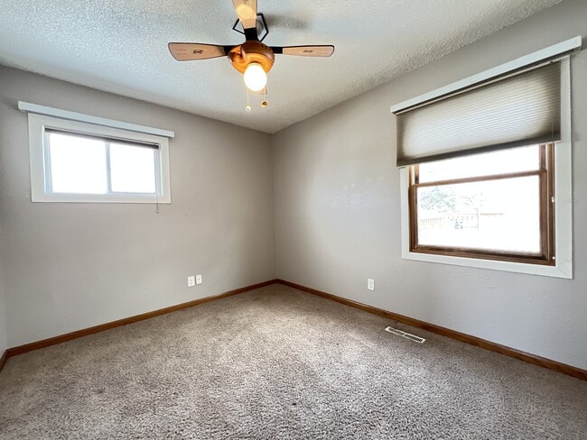 Building Photo - 2388 Martin Dr