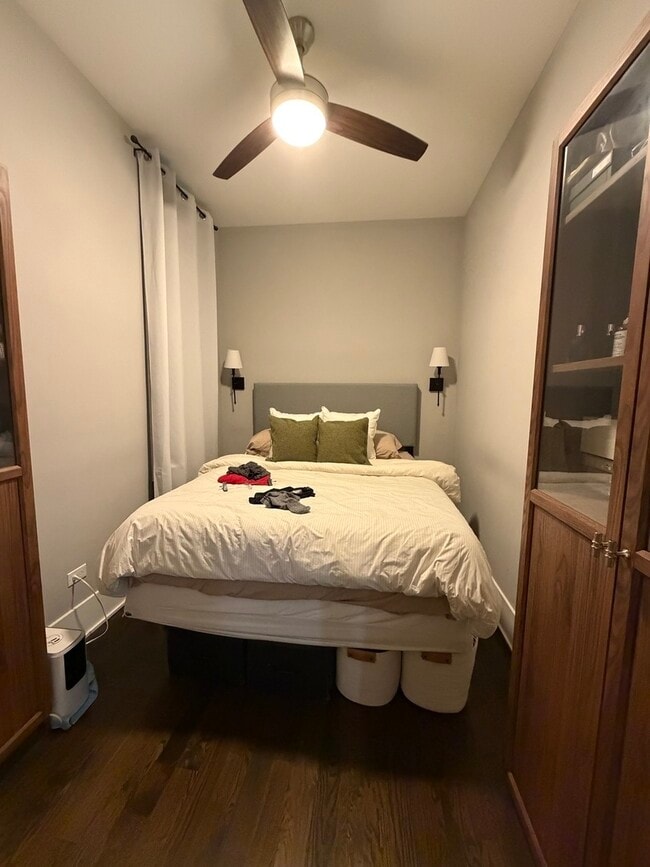 Building Photo - 1472 W Erie St