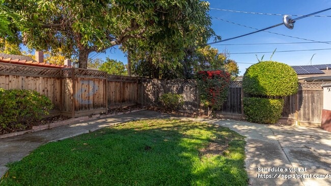 Building Photo - 95 Colleen Way