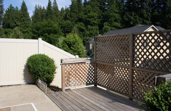 Building Photo - Bright & Welcoming 3-Bedroom Home in Ridgefield — Available Now