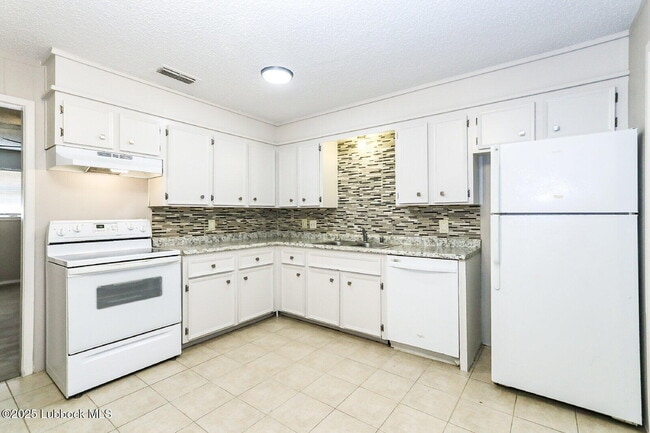 Building Photo - 7308 Avenue W