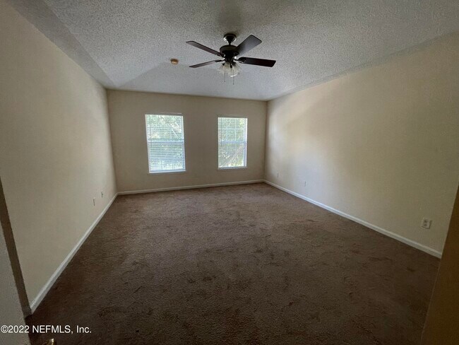 Building Photo - 466 Sherwood Oaks Dr