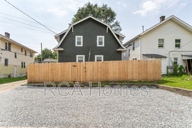 Building Photo - 1601 Villa Ave