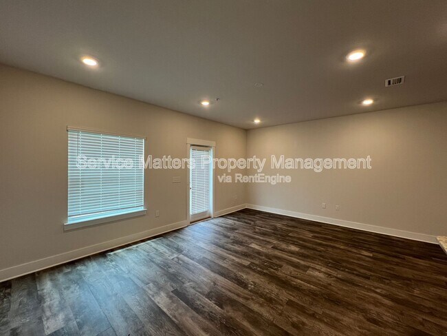 Building Photo - 1615 Iroquois Ct