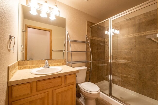 Building Photo - 4 Bed 3 Bath Home in Highlands Meadows - Windsor!