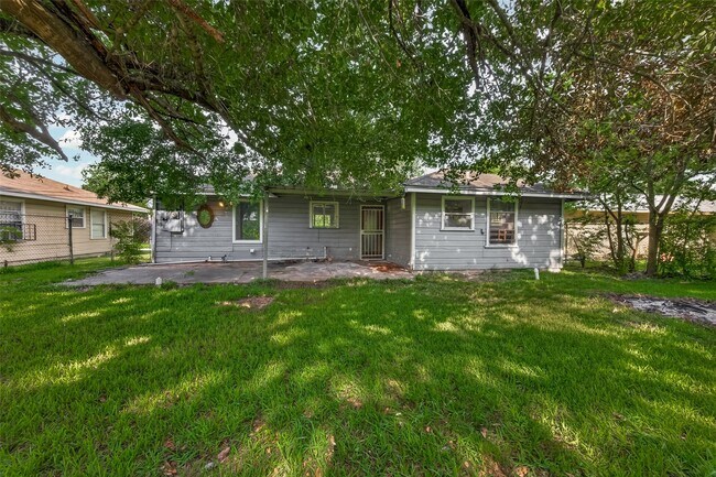 Building Photo - 10506 Buffum St