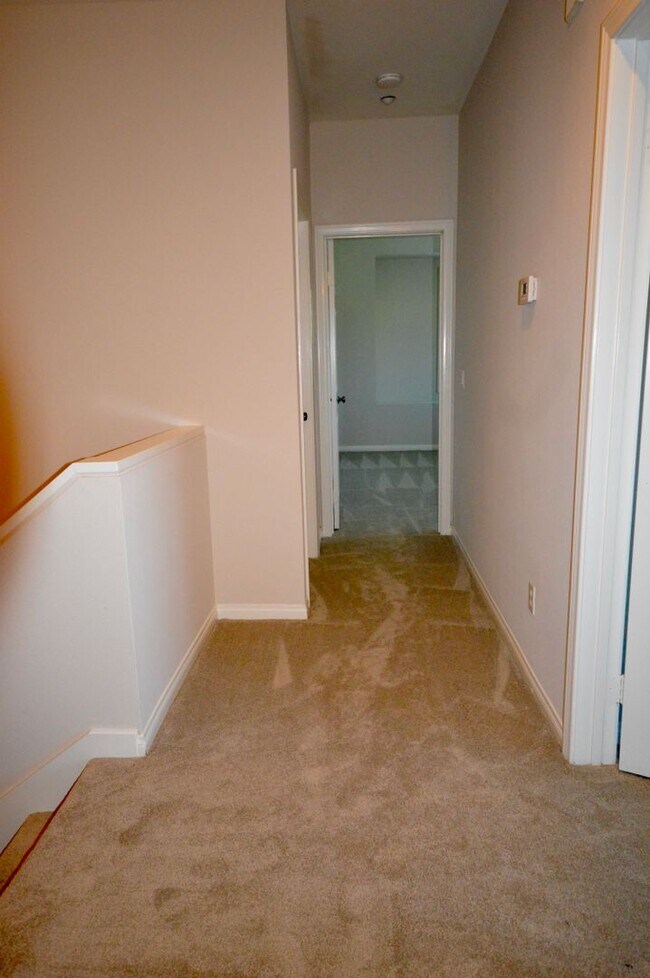 Building Photo - Charming 3-Bedroom Irvine Condo with Attac...