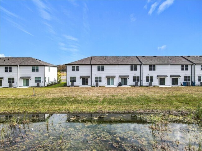 Building Photo - 3270 Vesara Dr