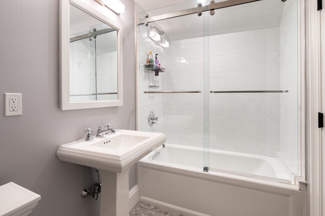 Building Photo - 187 Dolphin Cove Quay