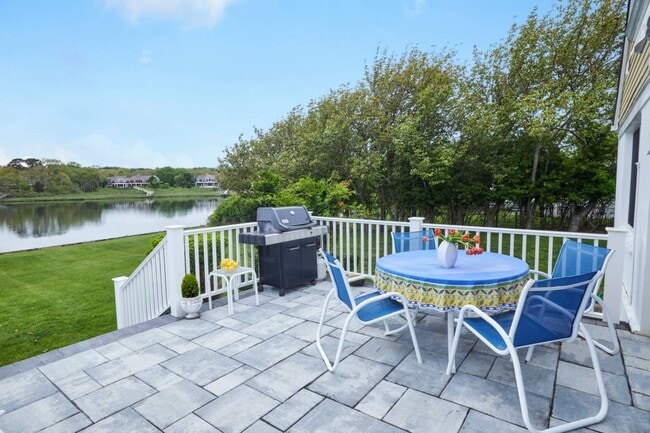 Building Photo - 53 Far Pond Rd