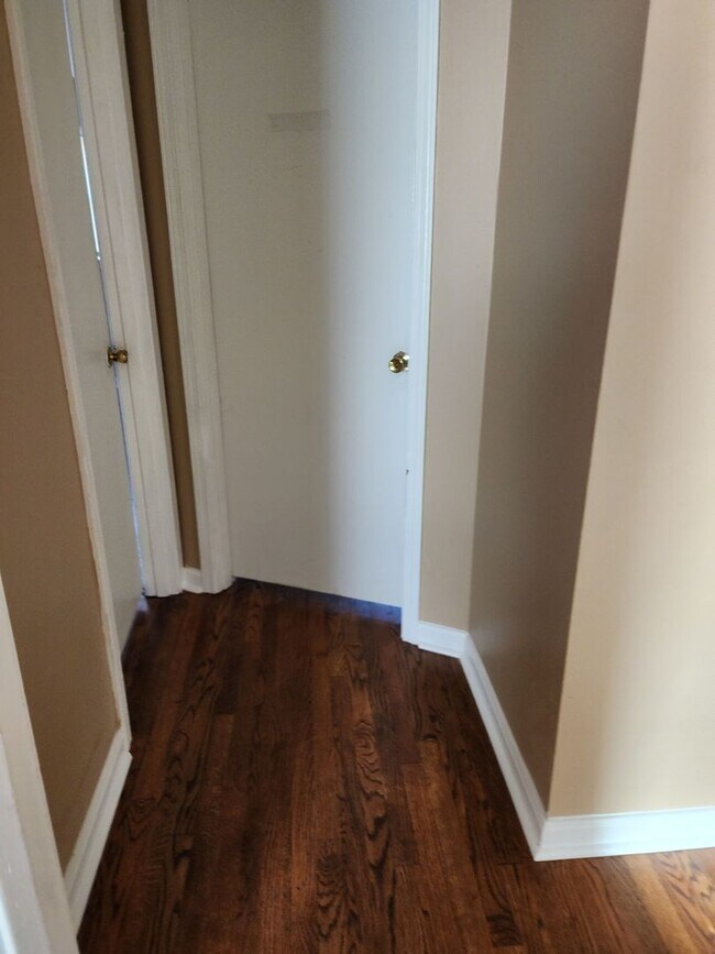 Building Photo - 4306 Shady Villa Dr