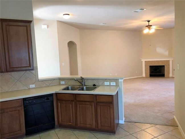 Building Photo - 4105 Meadow Bluff Way