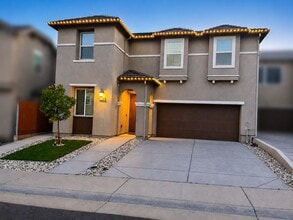 Building Photo - 1058 Sagittaria Cir
