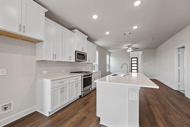 Building Photo - 10643 Downy Cup Dr