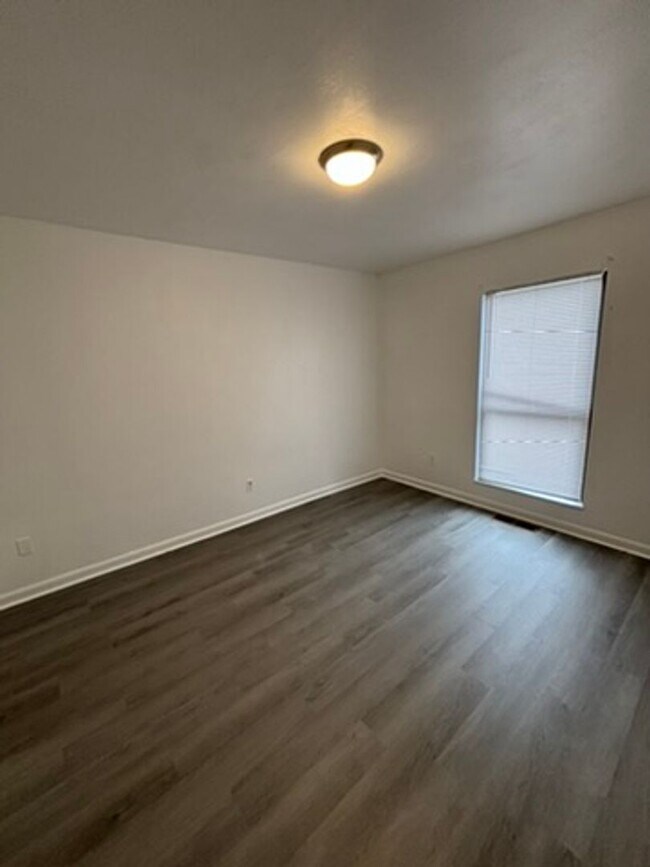 Building Photo - WoodHaven6635