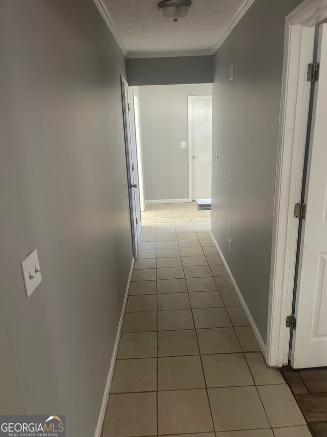 Building Photo - 2611 Country Trace SE