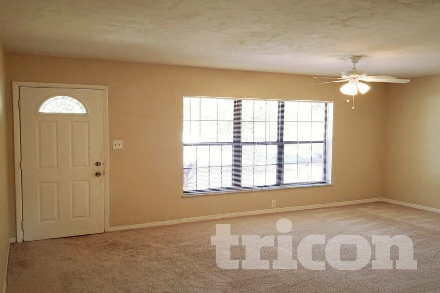 Building Photo - 1415 Wood Ave