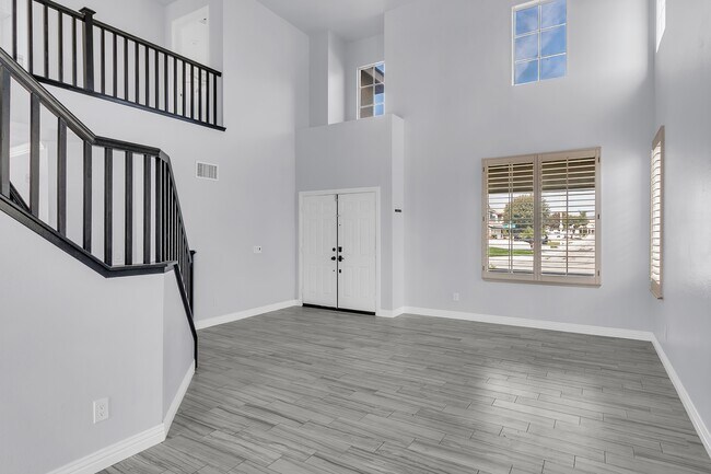 Building Photo - 952 E Cottonwood St