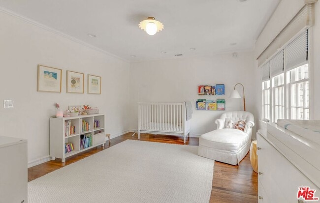 Building Photo - 226 Palisades Ave