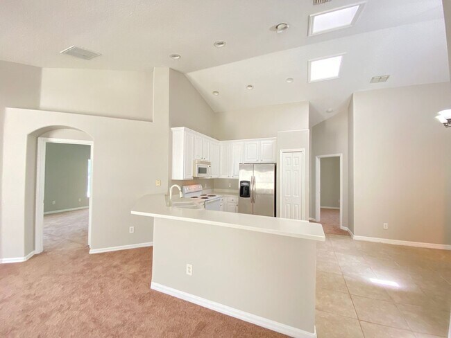 Building Photo - ? Freshly Updated Home Minutes from Disney...
