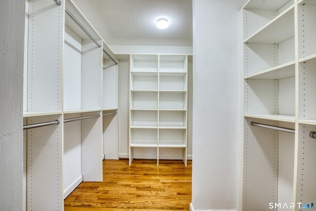 Building Photo - 9 Georgetowne N