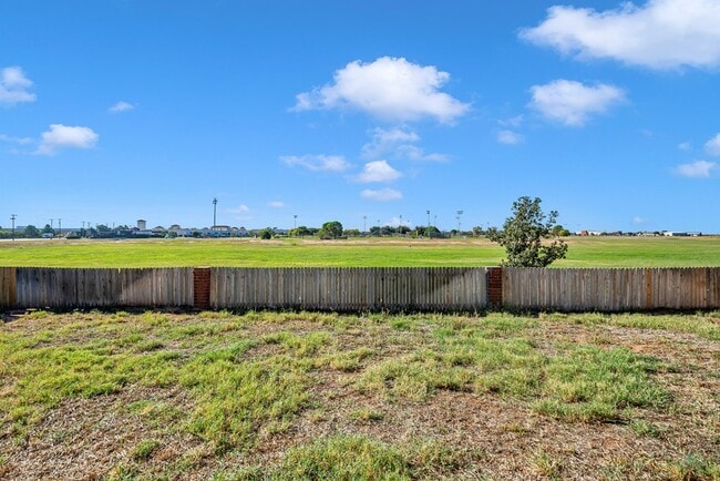 Building Photo - 5409 San Saba Ct