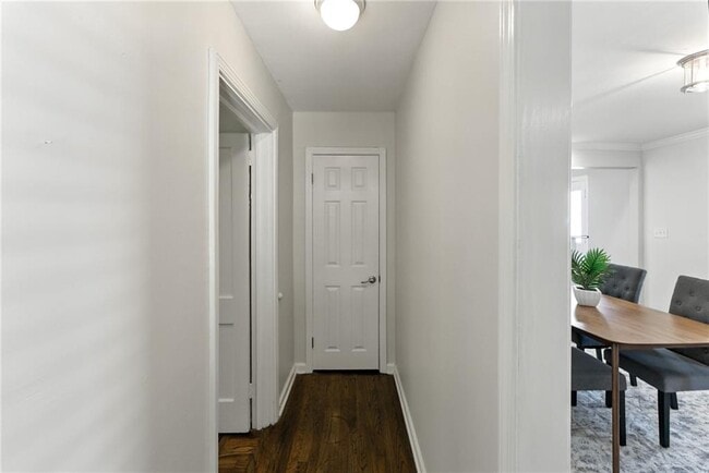 Building Photo - 1411 Mercer Ave