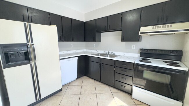 Building Photo - 3950 Stonedike Dr