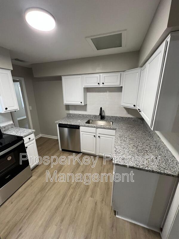 Building Photo - 4454 Lapaloma Dr