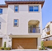 Building Photo - Los Alamitos Condo - 3 Bedroom / 2.5 Bathr...