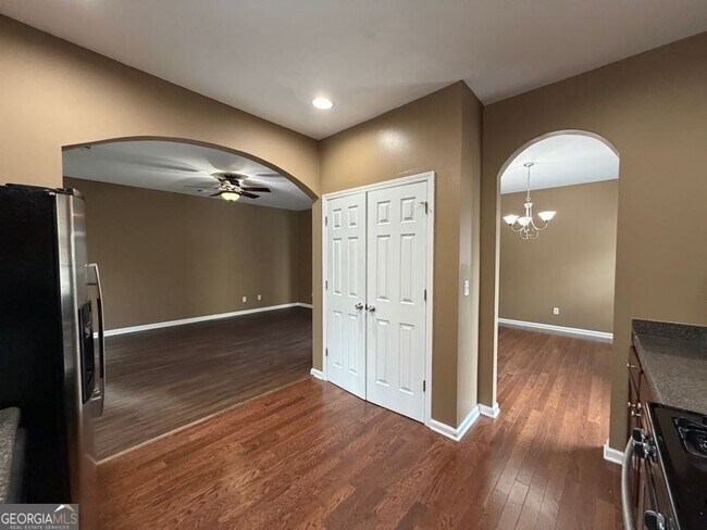 Building Photo - 2473 Capella Cir SW