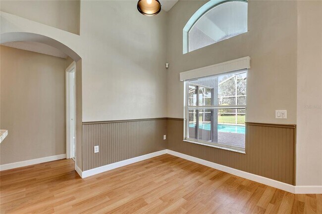 Building Photo - 2301 Paulette Dr