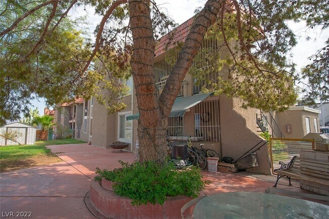Primary Photo - 2185 Exeter Dr