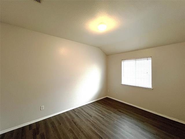 Building Photo - 1923 Pin Oak Ln