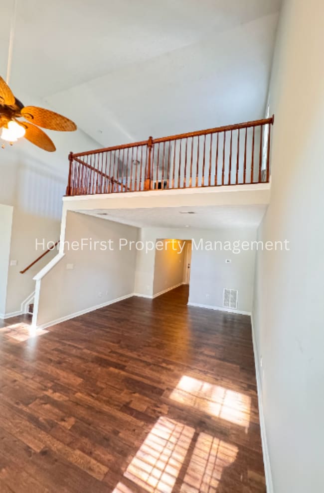 Building Photo - 860 Hidden Stream Dr