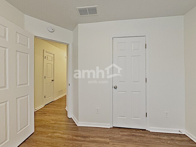 Building Photo - 3503 Madison Farm Way