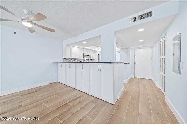 Building Photo - 1465 Jimmy Buffett Mem Hwy