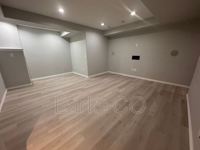 Building Photo - 629 Sundance Cir