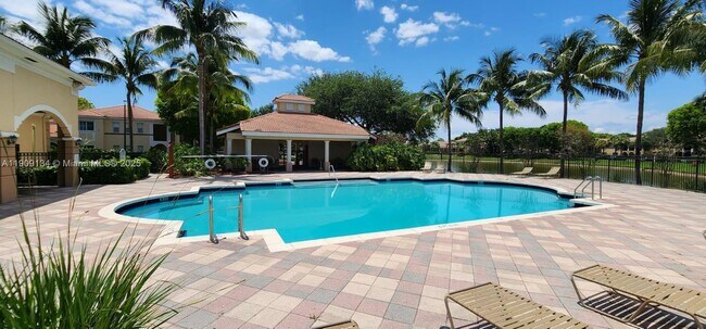 Building Photo - 2403 Centergate Dr