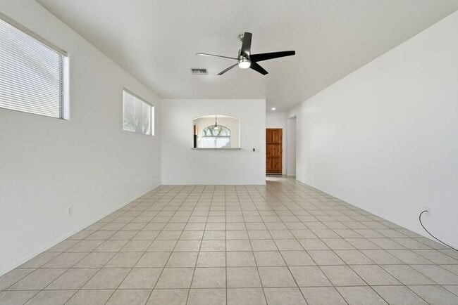 Building Photo - 2301 N Avenida TABICA