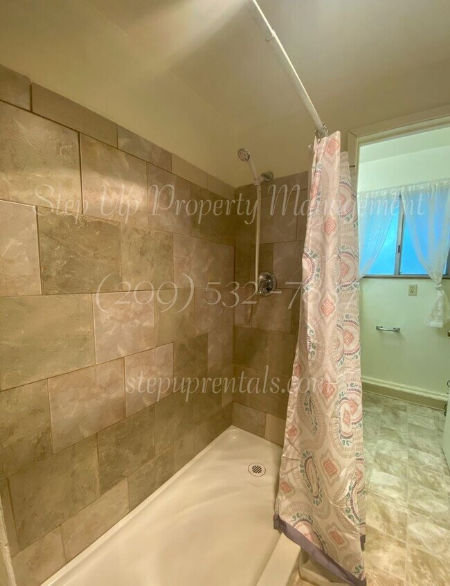 Building Photo - 17350 Mt Everest Ct