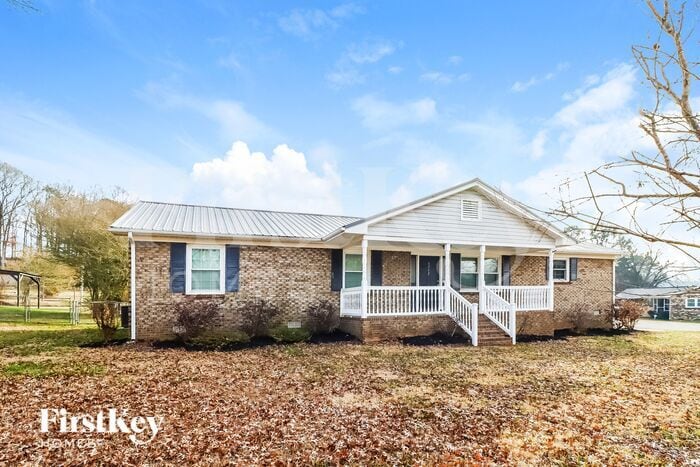 Building Photo - 4842 Greenwood Dr