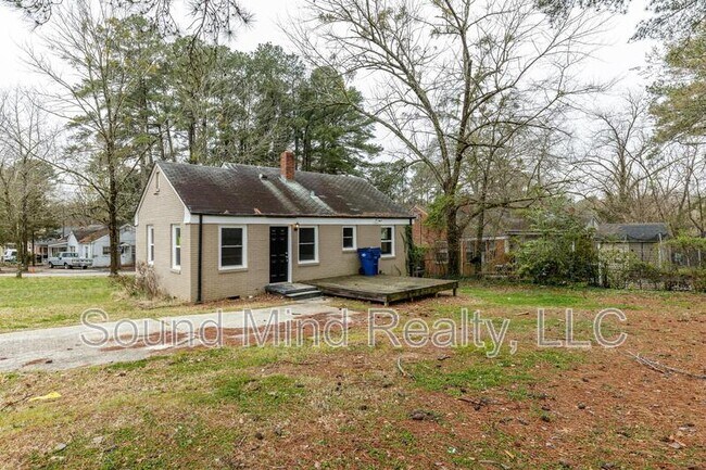 Building Photo - 1729 Dallas St