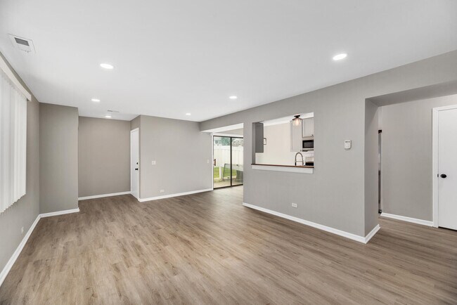 Building Photo - 721 Sunfish Pt